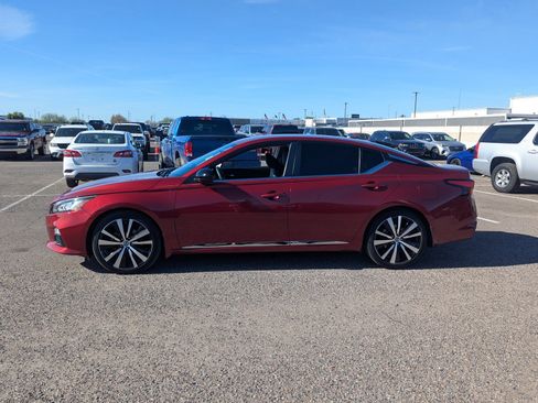 Used 2020 Nissan Altima 2.5 SR image 2