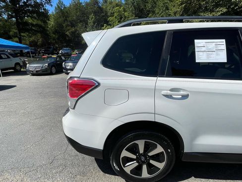 Used 2017 Subaru Forester 2.5i Premium AWD/4WD image 9