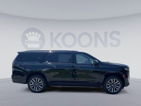 Used 2023 Cadillac Escalade ESV Sport Platinum AWD/4WD image 8