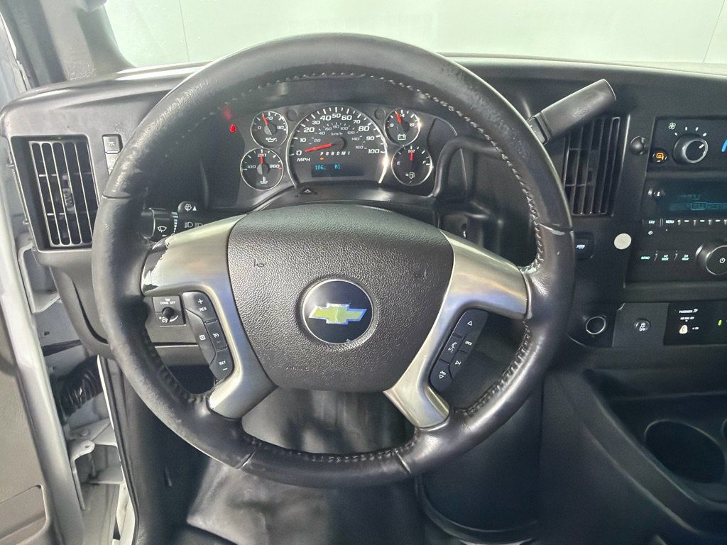 Used 2017 Chevrolet Express 3500 Extended RWD image 14