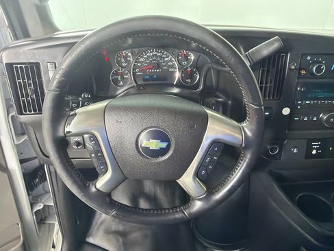 Used 2017 Chevrolet Express 3500 Extended RWD image 14
