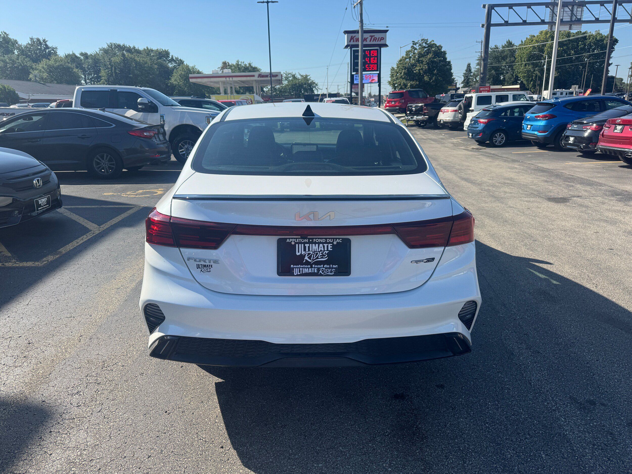 Used 2023 Kia Forte GT-Line FWD image 4