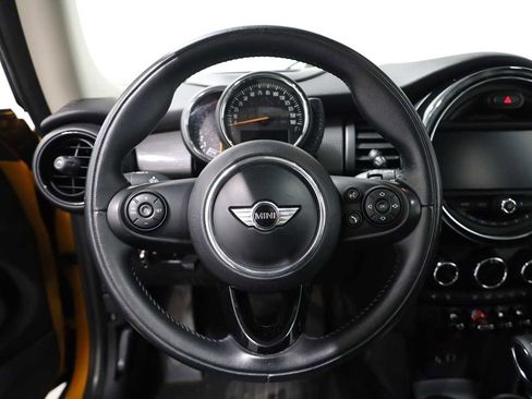 Used 2016 MINI Cooper 2-Door Hardtop image 23