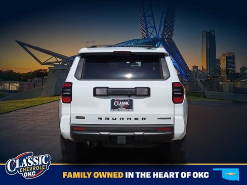 Used 2025 Toyota 4Runner TRD Off-Road image 6