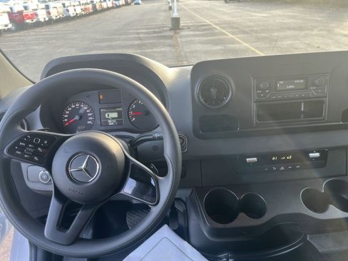 Used 2023 Mercedes-Benz Sprinter 144 Cargo image 14