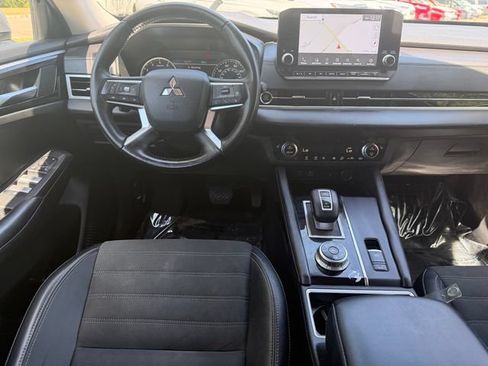 Used 2024 Mitsubishi Outlander SE Black Edition AWD/4WD image 15