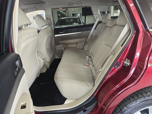 Used 2011 Subaru Outback 2.5i Premium image 11