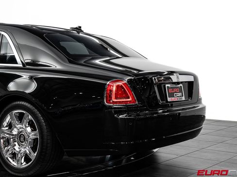 Used 2010 Rolls-Royce Ghost image 17