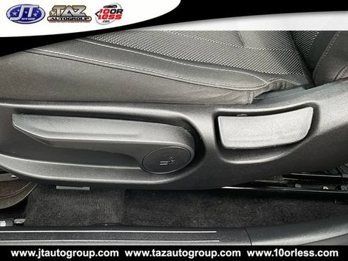 Used 2021 Hyundai Elantra SE FWD image 11