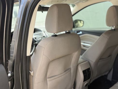 Used 2017 Ford Escape SE FWD image 21