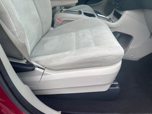 Used 2014 Dodge Grand Caravan SXT w/ UConnect Hands-Free Group FWD image 10