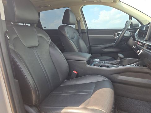 Used 2024 Kia Sorento EX w/ Panoramic Sunroof Package FWD image 26