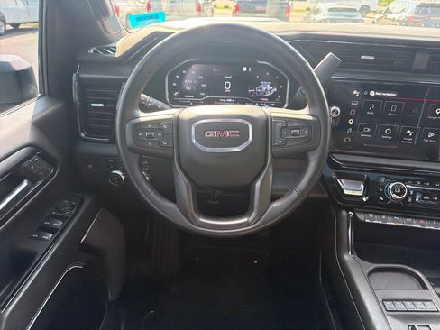 Used 2025 GMC Sierra 2500 AT4X AWD/4WD image 14