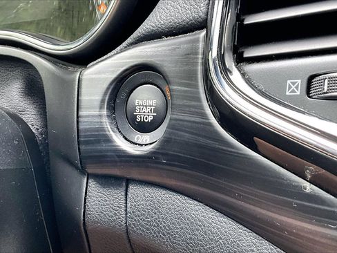 Certified 2022 Jeep Grand Cherokee Laredo X RWD image 28