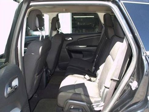 Used 2017 Dodge Journey SE FWD image 16