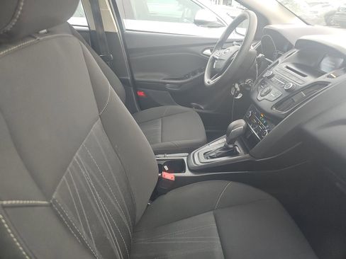 Used 2017 Ford Focus SE FWD image 11