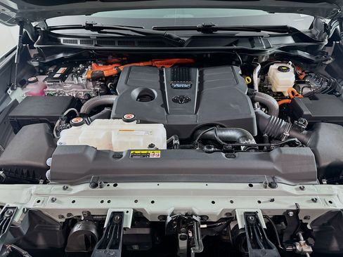 Used 2024 Toyota Tundra Limited w/ TRD Off-Road Package image 33