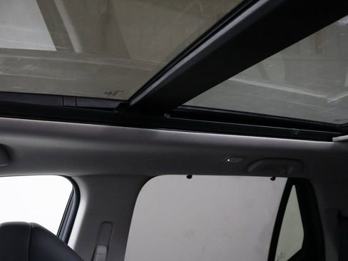 New 2025 Honda Pilot Touring image 36