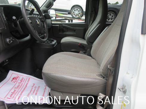 Used 2018 Chevrolet Express 3500 LT w/ LT Preferred Equipment Group RWD image 13
