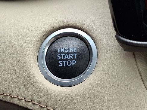 Used 2021 Toyota Highlander XLE image 26