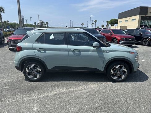 New 2025 Hyundai Venue Limited image 10