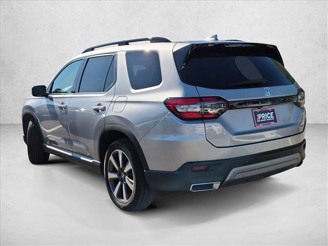 Used 2025 Honda Pilot Touring image 7