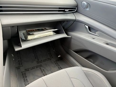 Used 2023 Hyundai Elantra SEL image 34