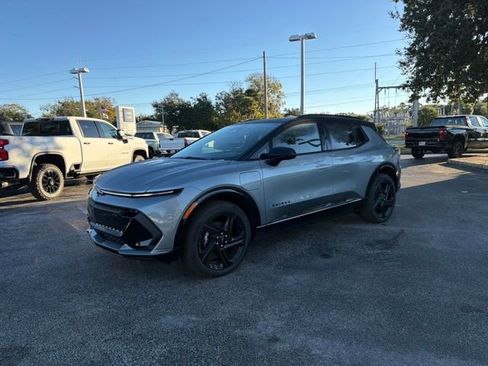 New 2026 Chevrolet Equinox EV RS image 2