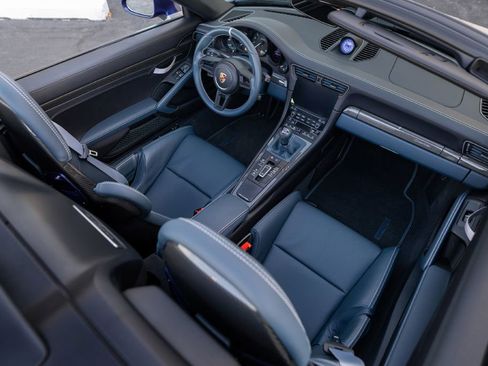 Used 2019 Porsche 911 Speedster RWD image 19
