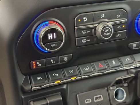 Used 2021 Chevrolet Silverado 1500 LTZ w/ LTZ Premium Package image 39