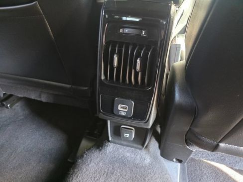 Used 2023 Jeep Compass Limited AWD/4WD image 14