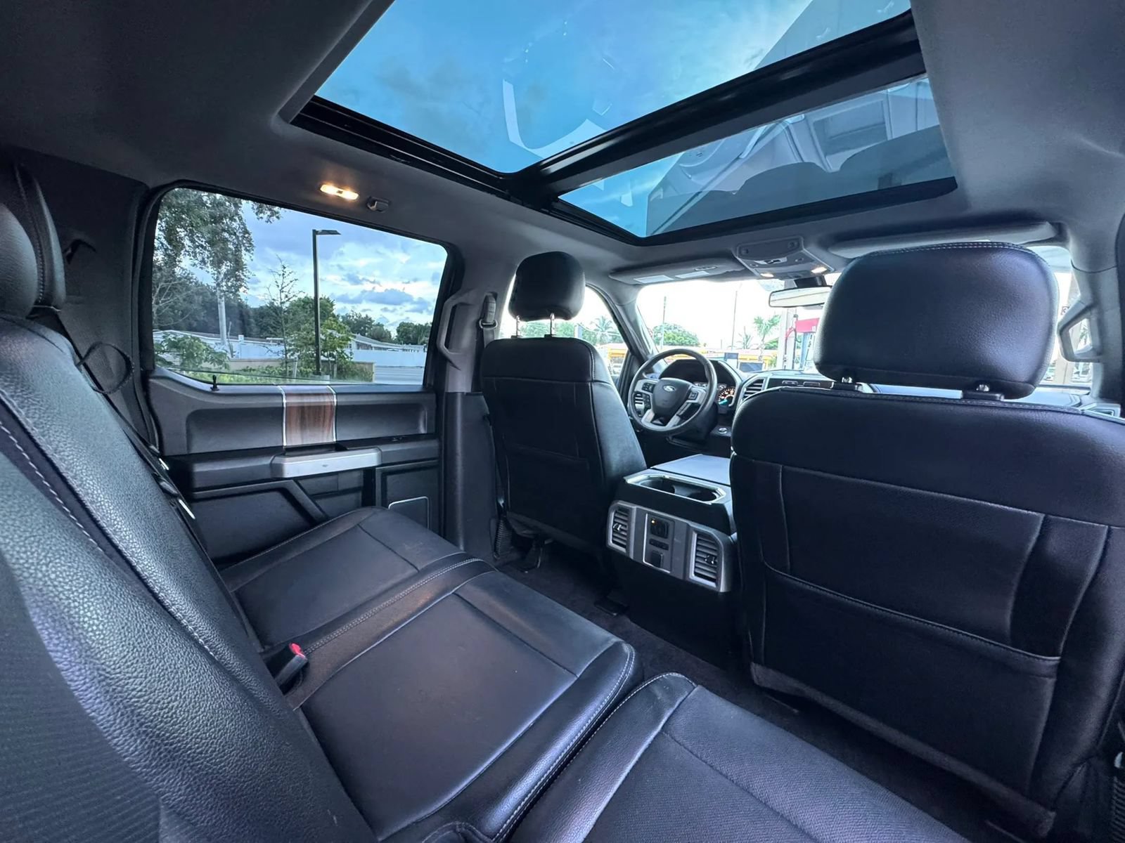 Used 2015 Ford F150 Lariat w/ Equipment Group 502A Luxury AWD/4WD image 27