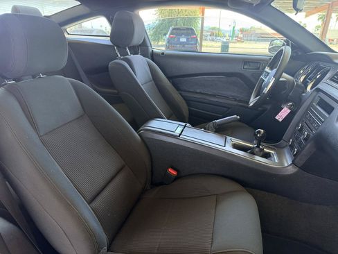 Used 2014 Ford Mustang Coupe RWD image 14