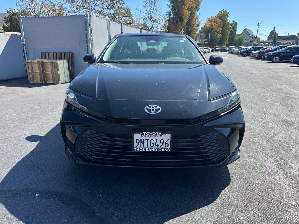 Used 2025 Toyota Camry LE w/ Convenience Package FWD image 5