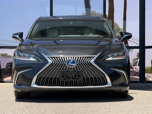 Used 2021 Lexus ES 300h Ultra Luxury w/ Accessory Package 2 FWD image 20