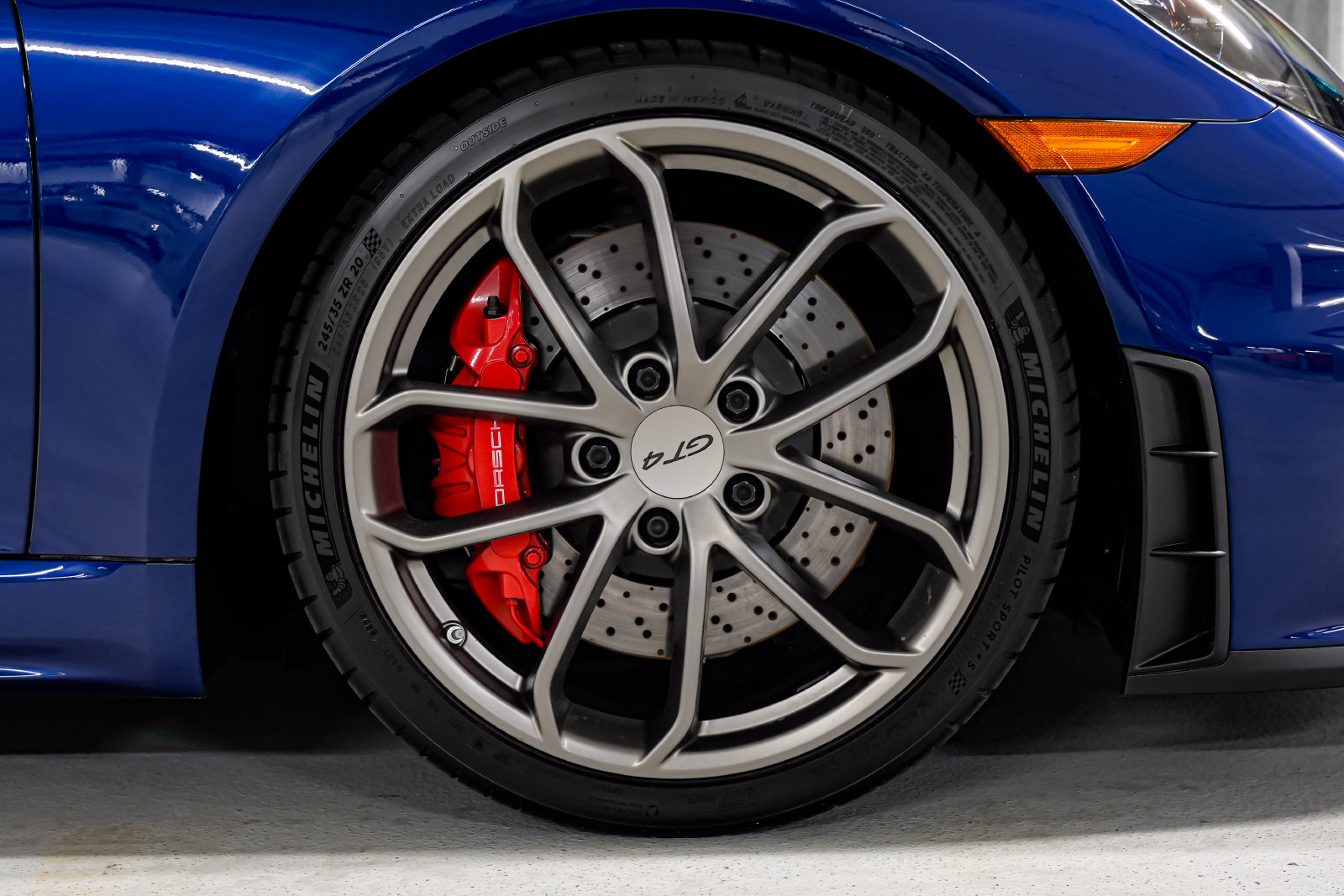 Used 2020 Porsche 718 Cayman GT4 RWD image 41