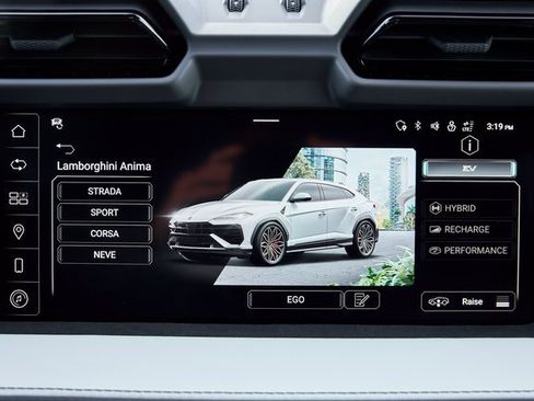 Used 2025 Lamborghini Urus SE image 75