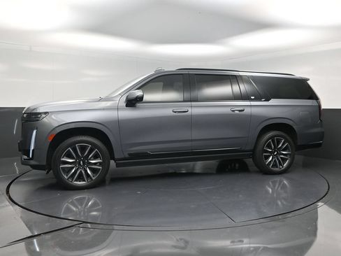 Used 2021 Cadillac Escalade ESV Sport Platinum AWD/4WD image 3