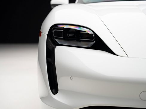 Used 2023 Porsche Taycan w/ Premium Package image 8