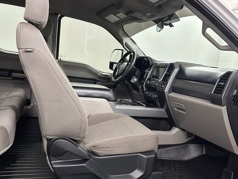 Used 2019 Ford F250 XLT w/ XLT Premium Package image 36