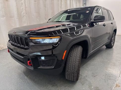 Used 2022 Jeep Grand Cherokee Trailhawk w/ ADV Protech Group II AWD/4WD image 5