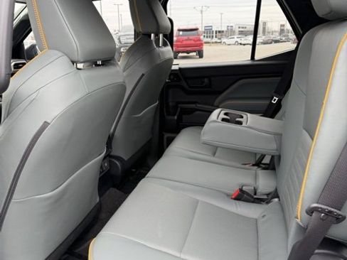 Used 2025 Toyota 4Runner Trailhunter image 9