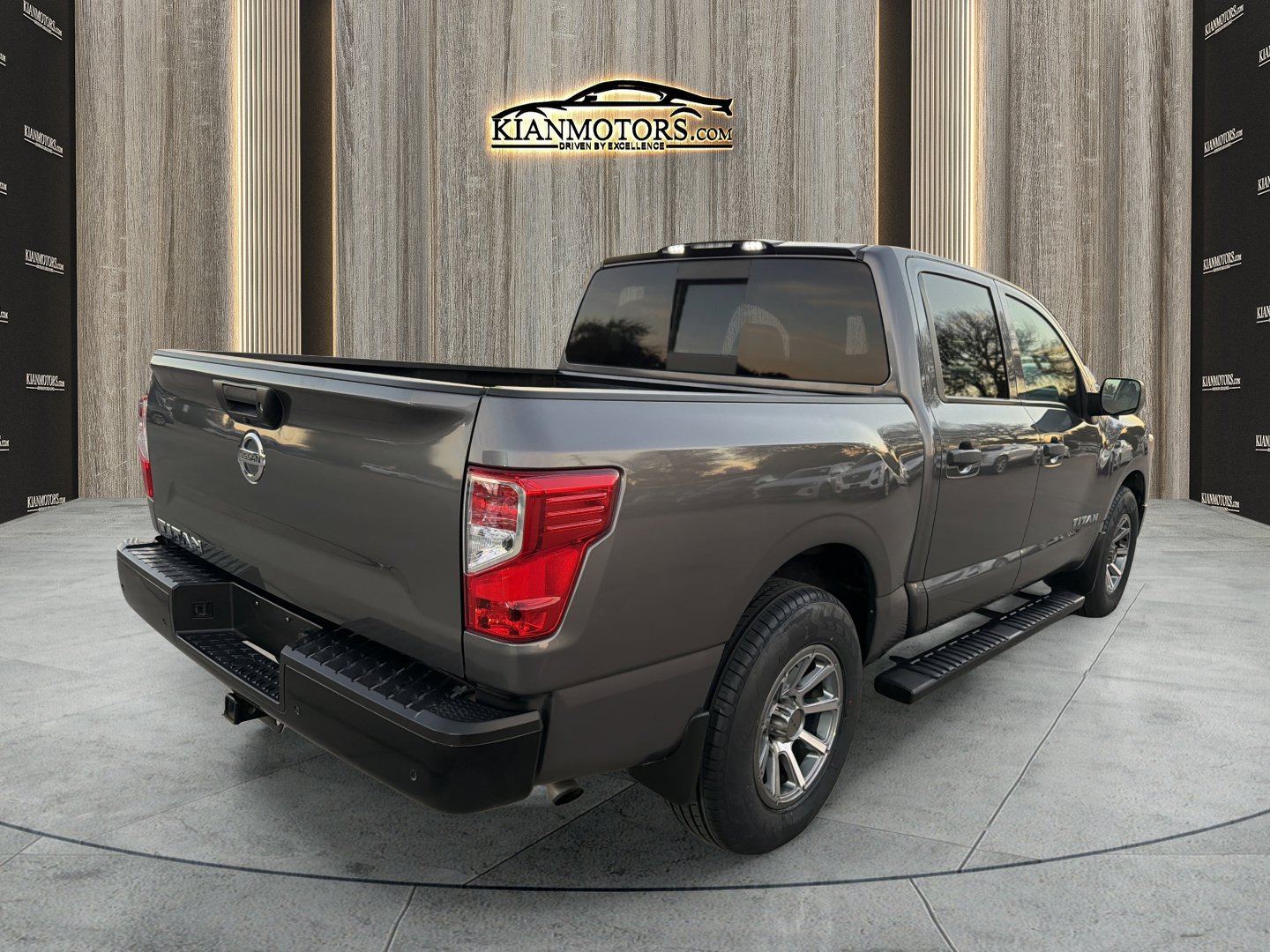 Used 2021 Nissan Titan S w/ S Utility Package RWD image 13