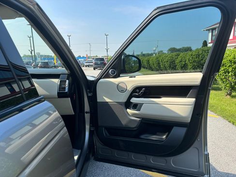 Used 2018 Land Rover Range Rover Supercharged image 23