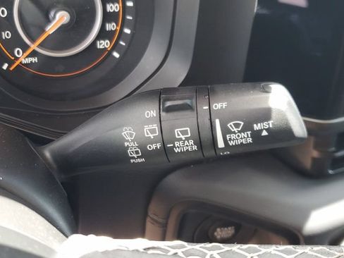 Used 2025 Jeep Wrangler Unlimited Rubicon AWD/4WD image 27