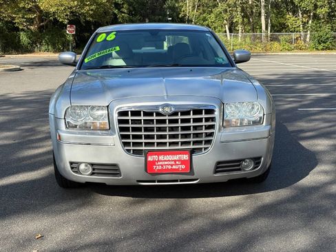 Used 2006 Chrysler 300 Touring image 2
