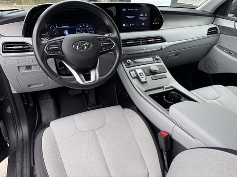 Used 2022 Hyundai Palisade SEL w/ Convenience Package image 2