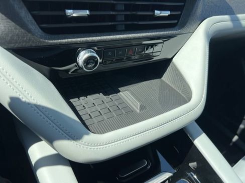 Certified 2025 Ford Explorer Platinum w/ LUX Leather Package AWD/4WD image 16