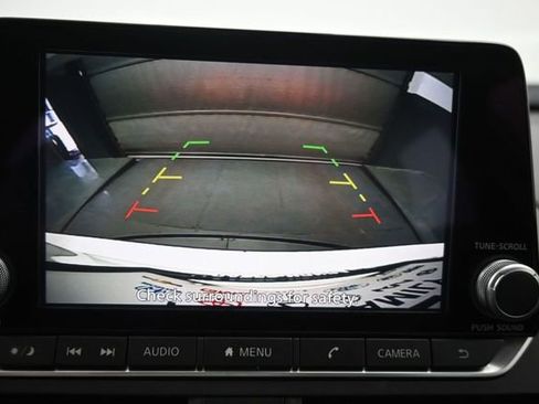 Used 2025 Nissan Altima 2.5 SV FWD image 14