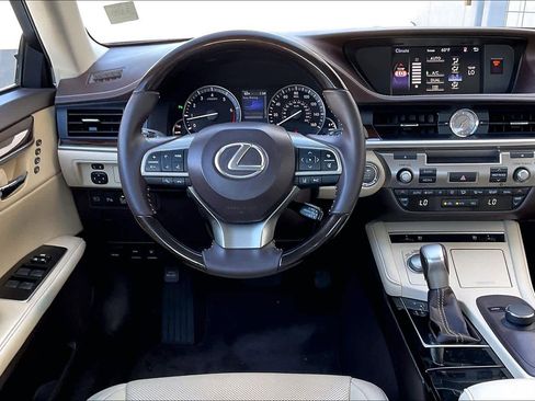 Used 2017 Lexus ES 350 image 6